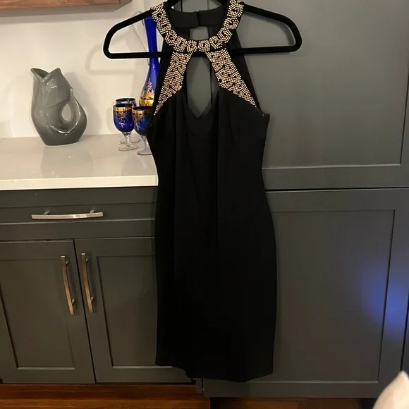 Cache formal - Picture 1 of 2